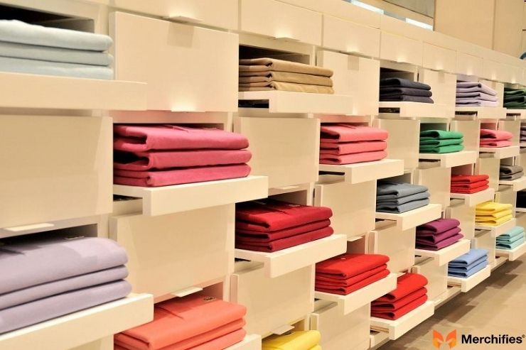 How to Fold Shirts Like Stores: Master the Retail Fold for a Tidy Wardrobe