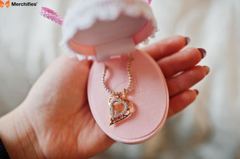 Luxury Gifts for Long-Distance Lovers