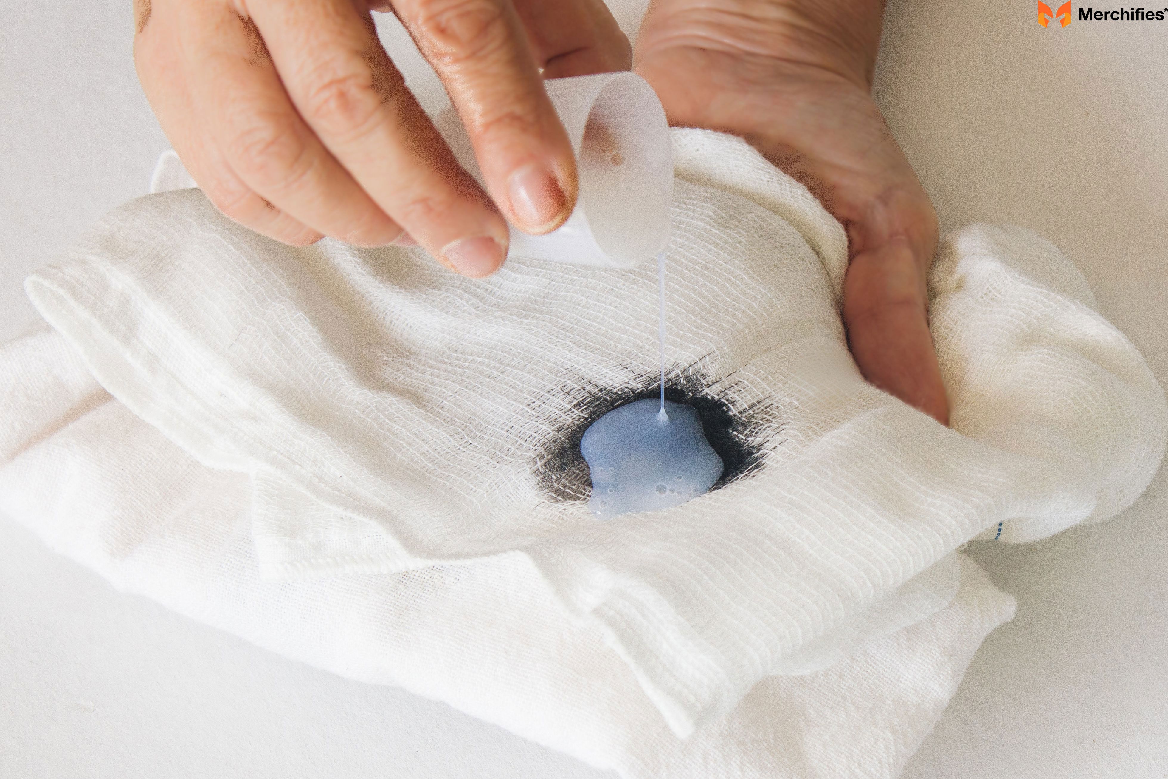 White Vinegar and Cornstarch Paste