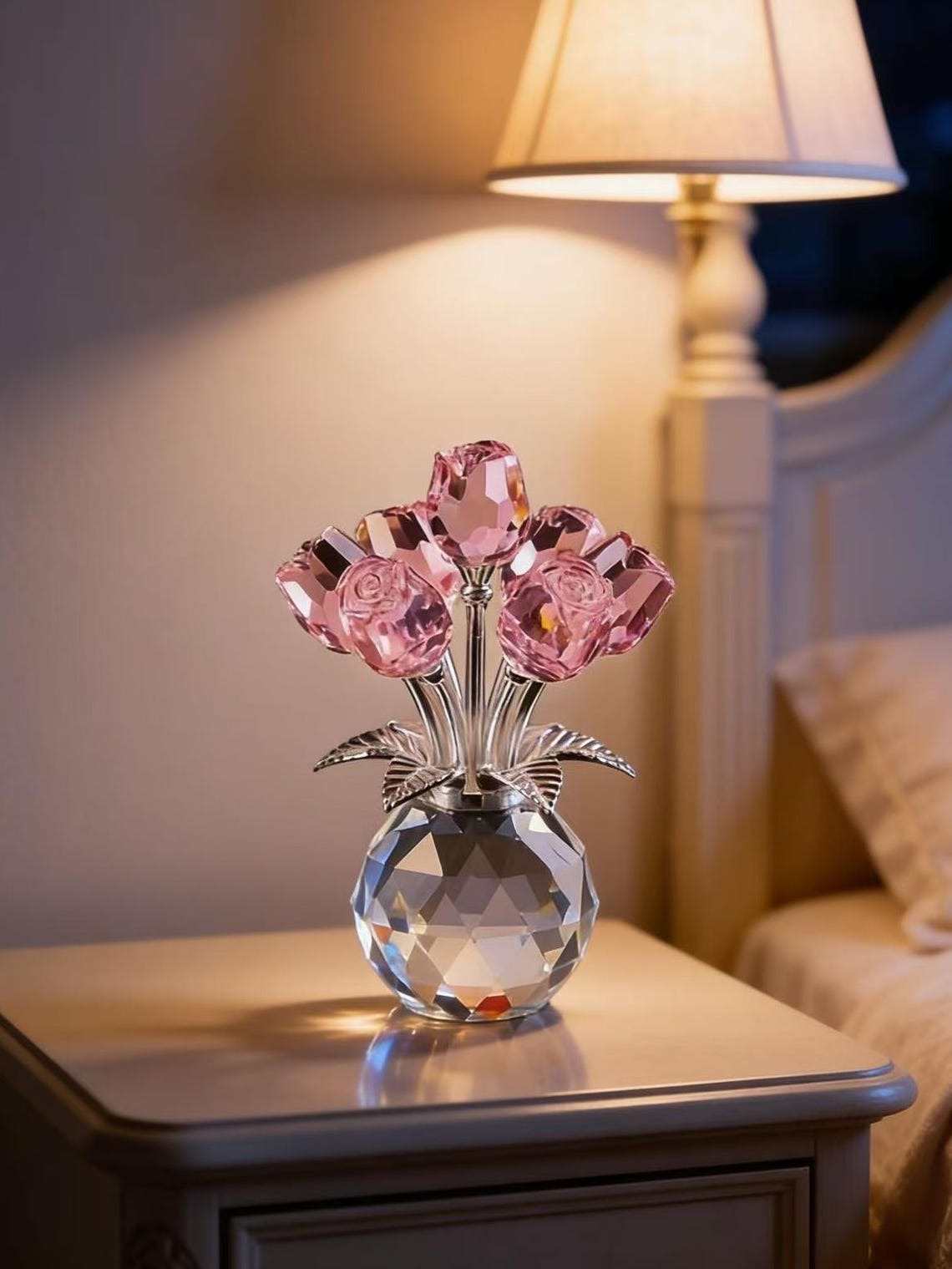 Hand-blown glass birthday flowers, glass roses in red, blue, purple and yellow, as gifts for mom, girlfriend and Valentine's Day