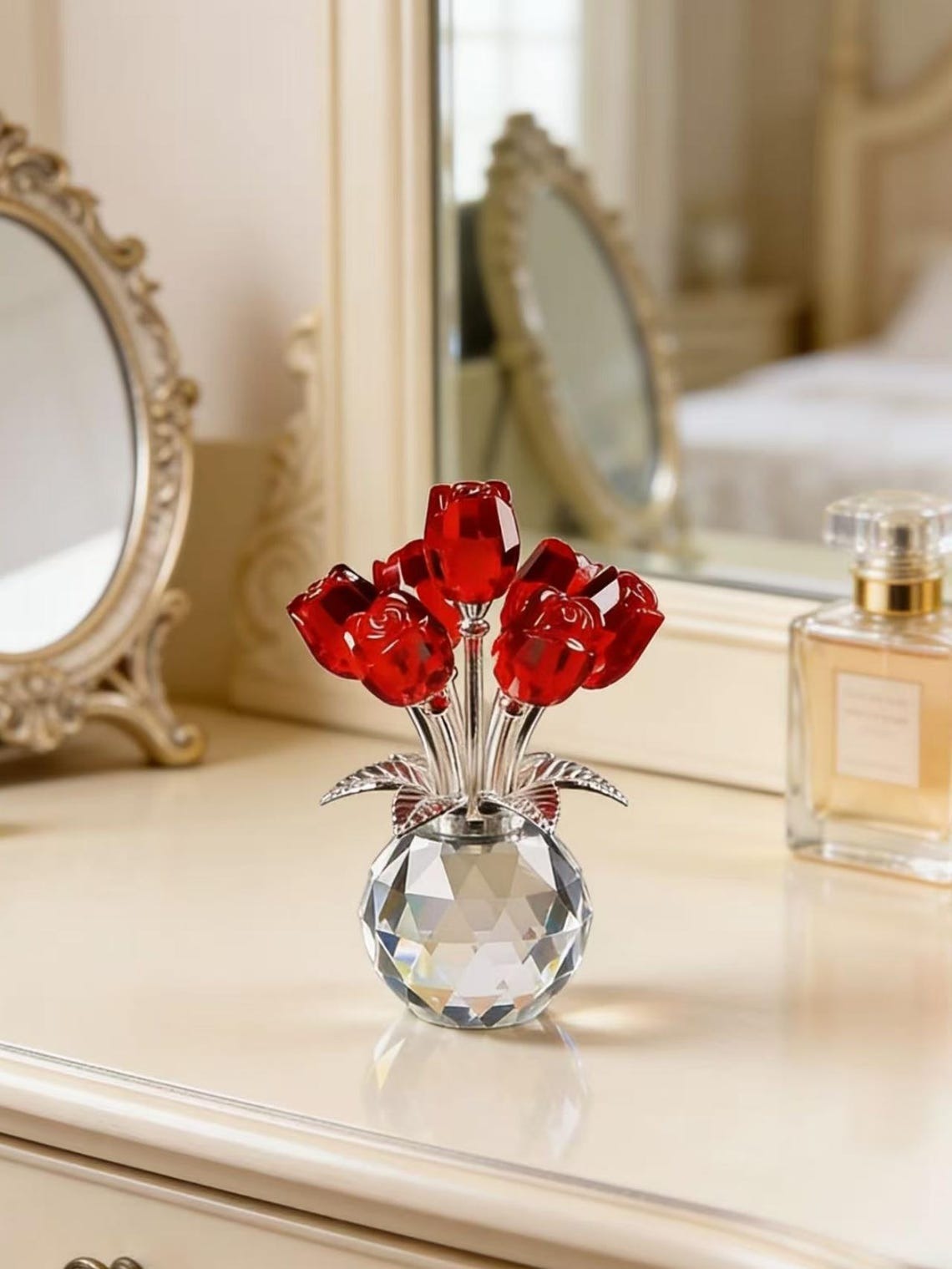 Hand-blown glass birthday flowers, glass roses in red, blue, purple and yellow, as gifts for mom, girlfriend and Valentine's Day