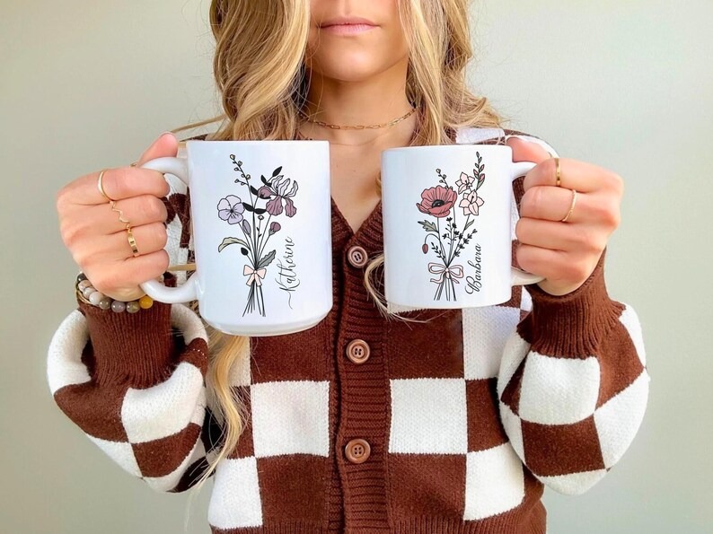Personalized Birth Flower Mug – Coquette Floral Bouquet Coffee Mug, Custom Birth Month Flower Gift for Mom