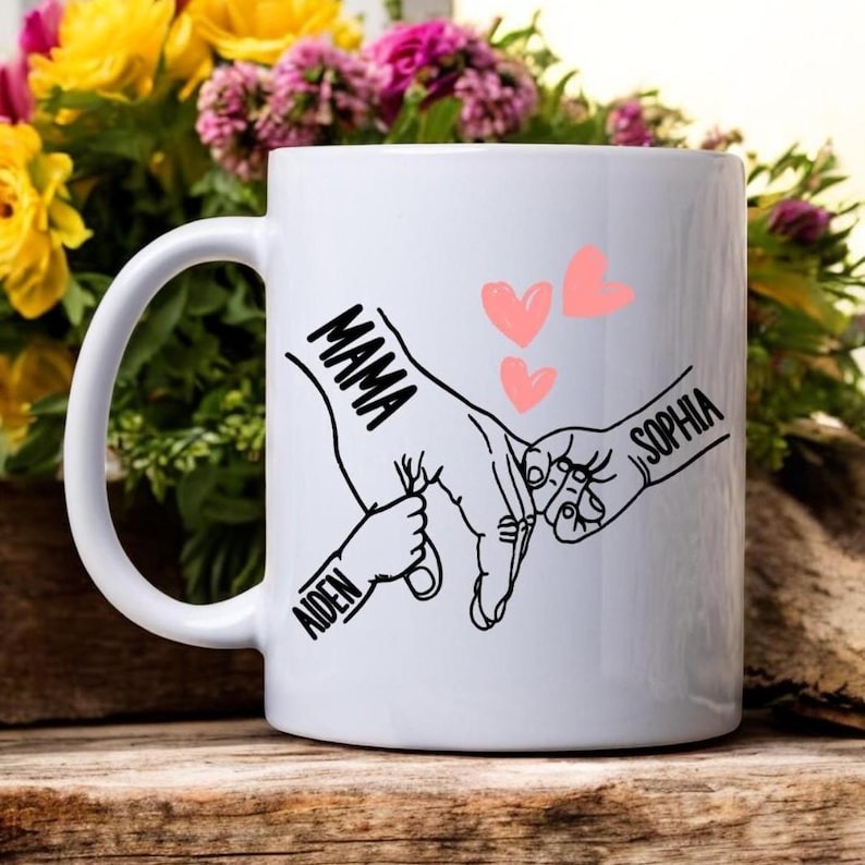 Personalized Holding Hands Mug – Custom Mom Coffee Mug with Kids Names, Mother's Day Gift for Mom, Grandma