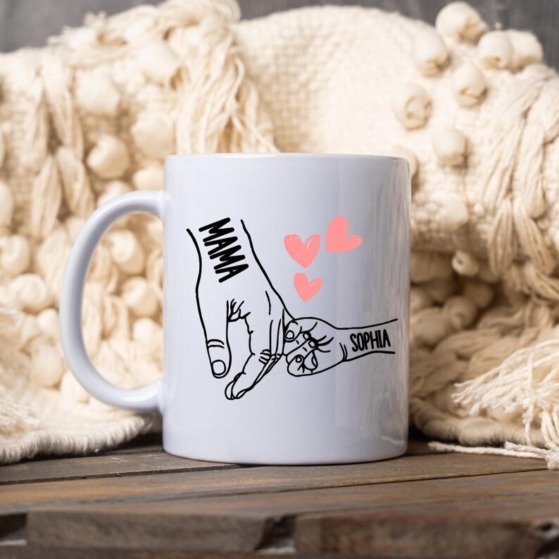 Personalized Holding Hands Mug – Custom Mom Coffee Mug with Kids Names, Mother's Day Gift for Mom, Grandma