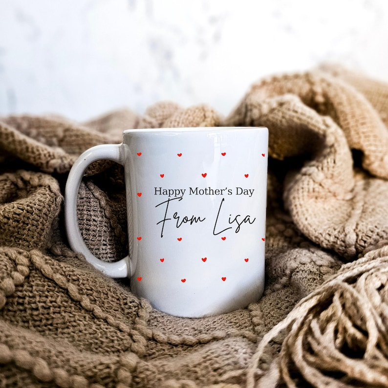 Personalized Dog Mom Mug – Custom Name Coffee Cup – Happy Mother’s Day Gift for Mum – Heart Mama Keepsake