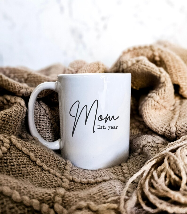 Mom Est. 2026 Mug Personalized, New Mom Gift, First Time Mom Coffee Cup, Mother's Day Gift for Mom