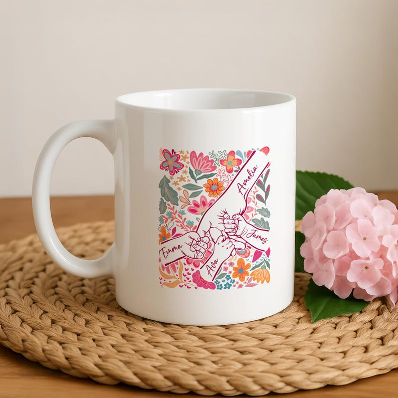 Custom Mom Mug with Kids Names – Personalized Holding Hands Coffee Cup | Mother’s Day Floral Gift