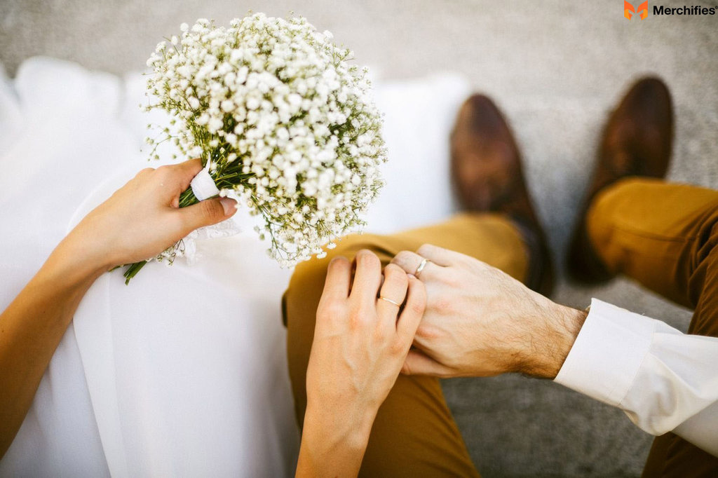 Heartfelt 8 Year Anniversary Quotes & Wishes for All Couples