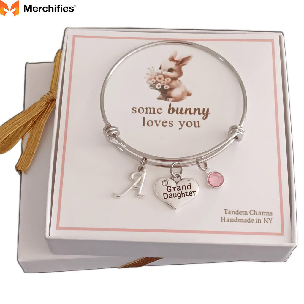 Friendship Necklace With The Phrase “Some Bunny Loves You”