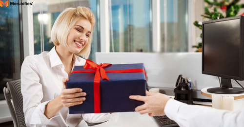 60+ Best Gifts For Your Female Boss That Will Make a Lasting Impression