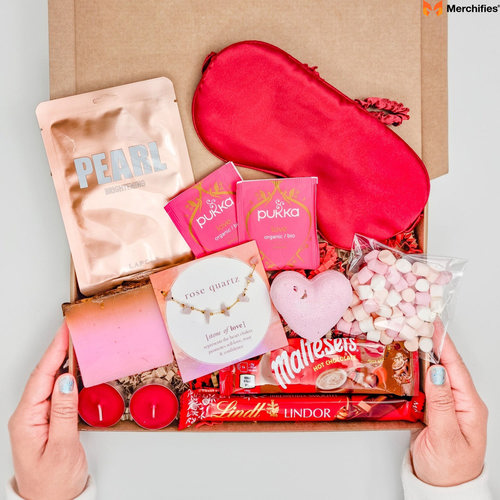 45+ Sexy Gifts For Your Girlfriend: Igniting a Hotter Holiday Season