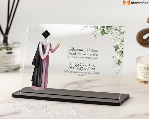 40+ Best Keepsake University Graduation Gifts For Her