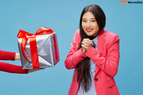 40+ Lovely Gifts For Female Coworkers She'll Always Keep In Mind (And Truly Appreciate!)