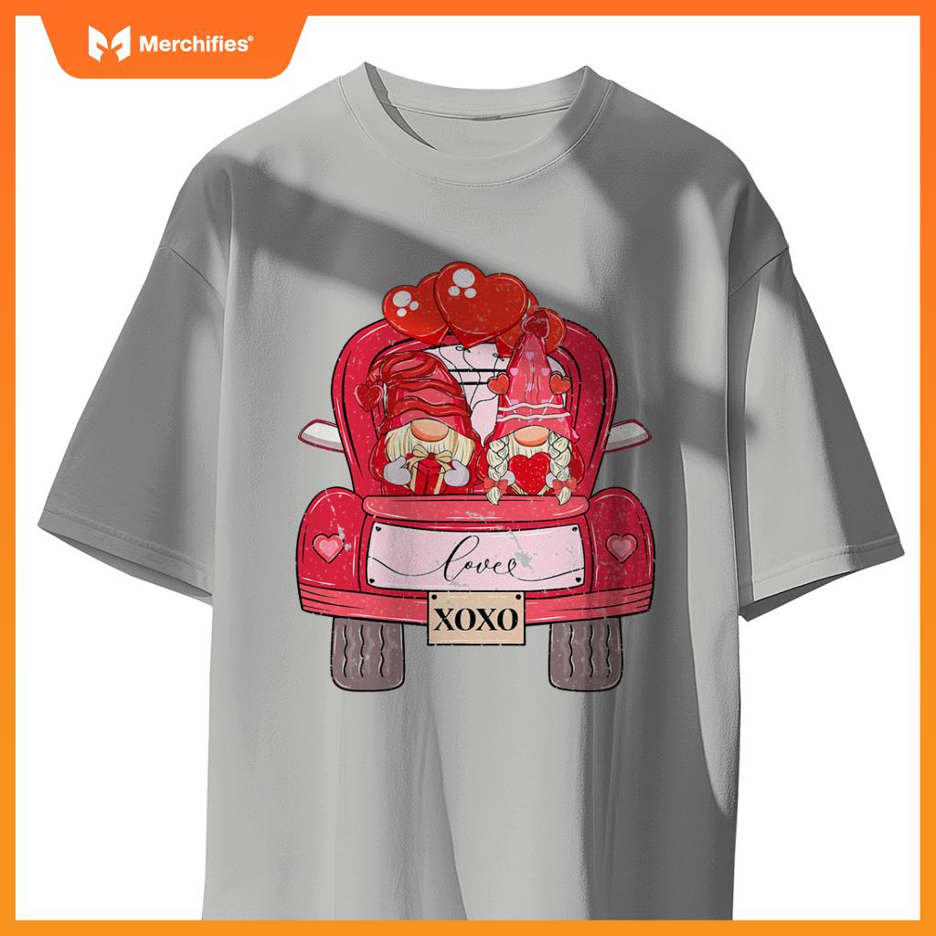 Gnome Valentines Day Truck Love Valentines Gnomes Hearts T-Shirt