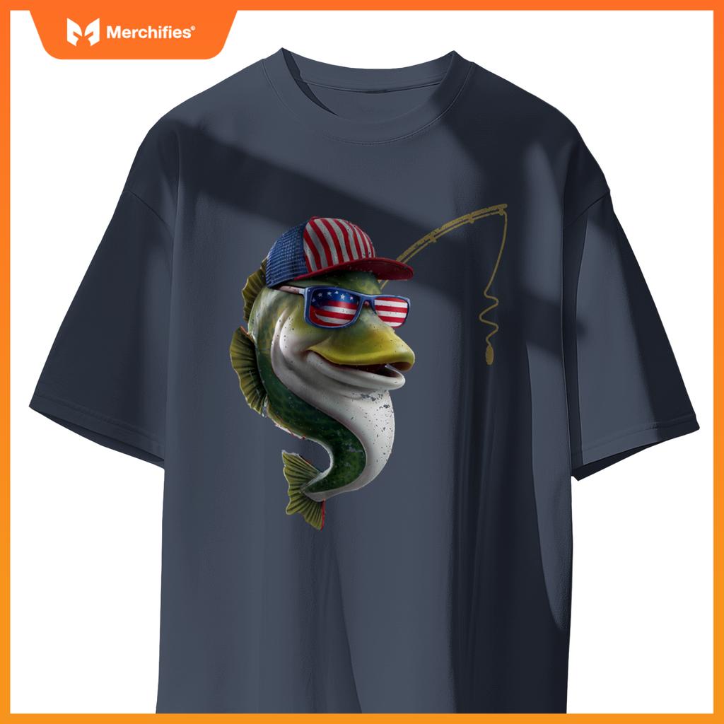American Flag Fishing Vintage Patriotic Angler Design T-Shirt