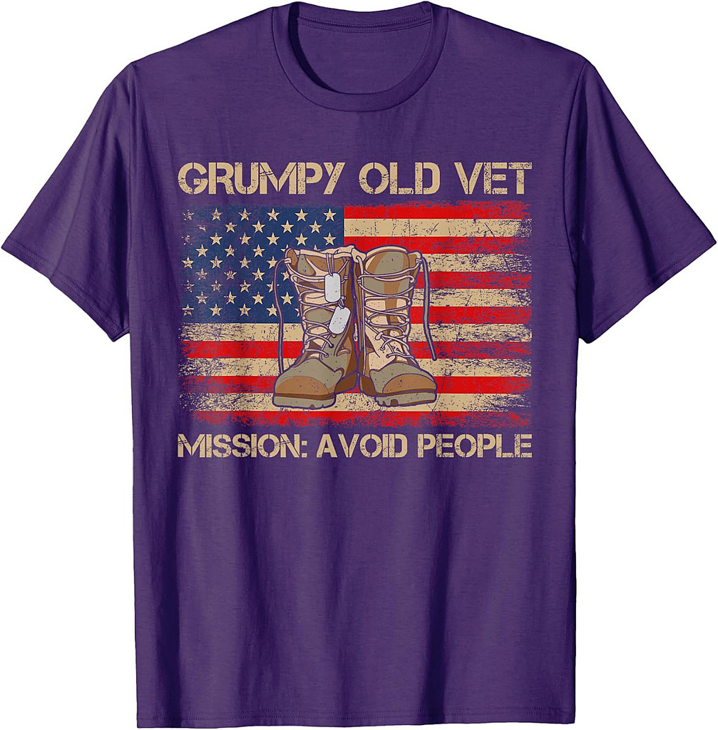 Funny Grumpy Old Vet Military American Flag Boots Dog Tags T-Shirt