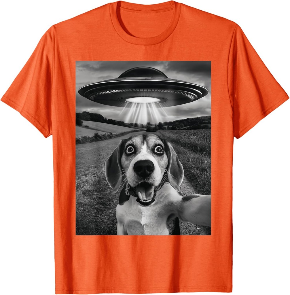 Beagle Dog Selfie With Alien Ship UFO Abduction Retro Photo T-Shirt