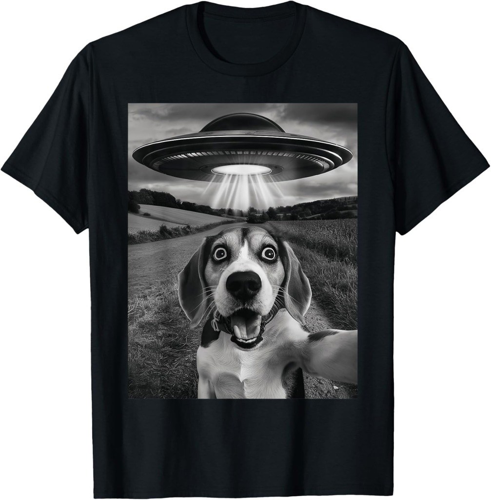 Beagle Dog Selfie With Alien Ship UFO Abduction Retro Photo T-Shirt