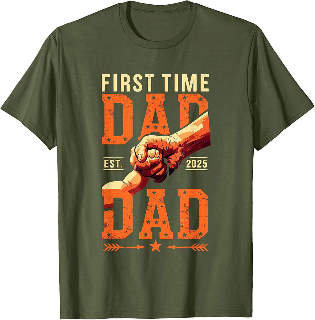 First Time Dad Est 2025 Fist Bump New Dad Funny Father's Day T-Shirt