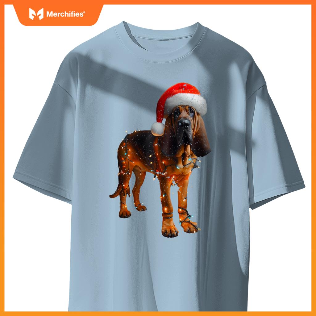 Bloodhound With Santa Hat Christmas Lights Dog Owner Mom Dad T-Shirt