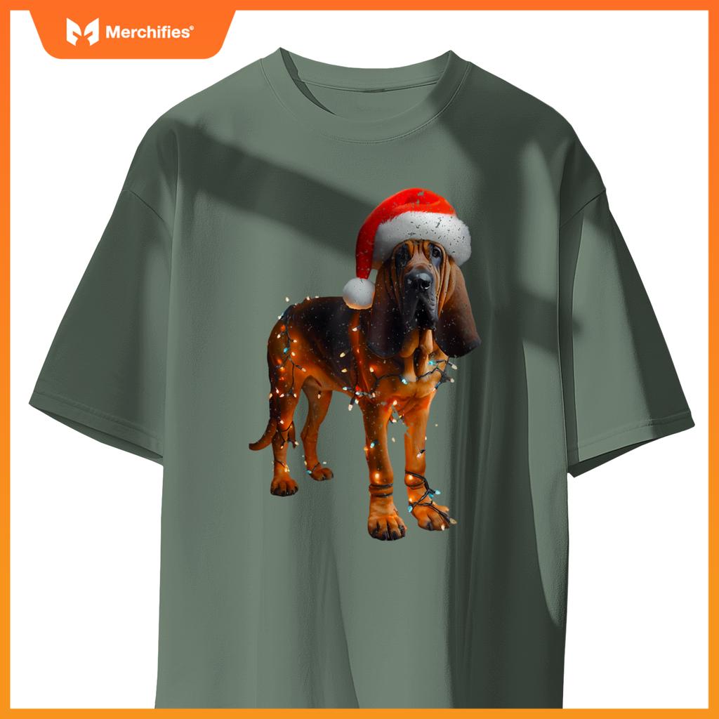 Bloodhound With Santa Hat Christmas Lights Dog Owner Mom Dad T-Shirt