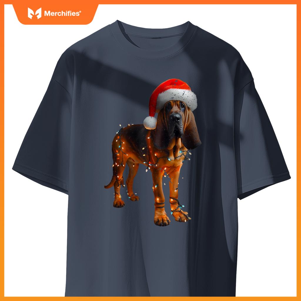 Bloodhound With Santa Hat Christmas Lights Dog Owner Mom Dad T-Shirt