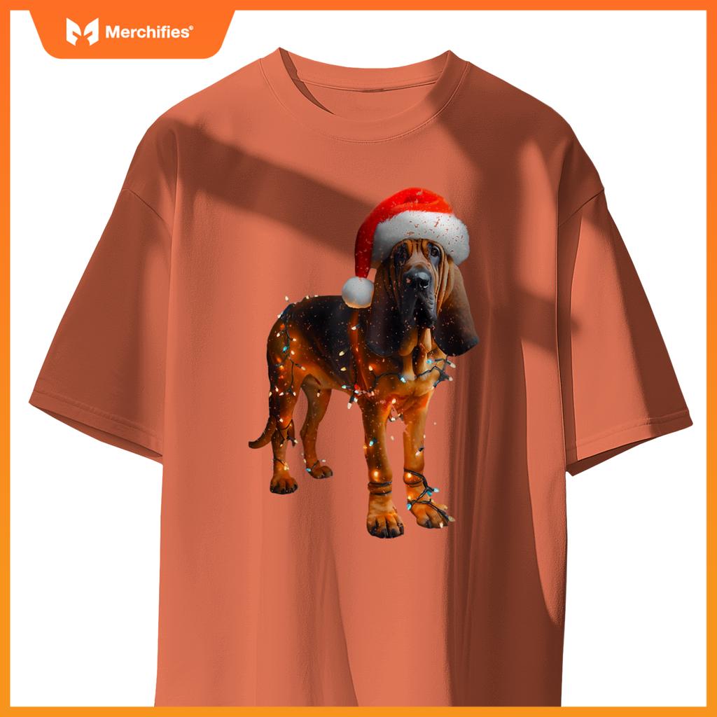 Bloodhound With Santa Hat Christmas Lights Dog Owner Mom Dad T-Shirt