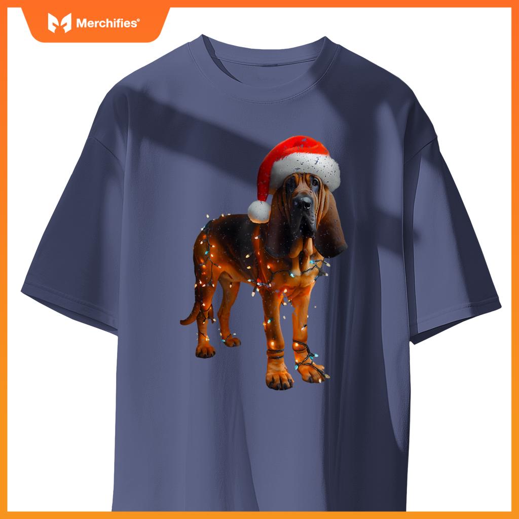 Bloodhound With Santa Hat Christmas Lights Dog Owner Mom Dad T-Shirt