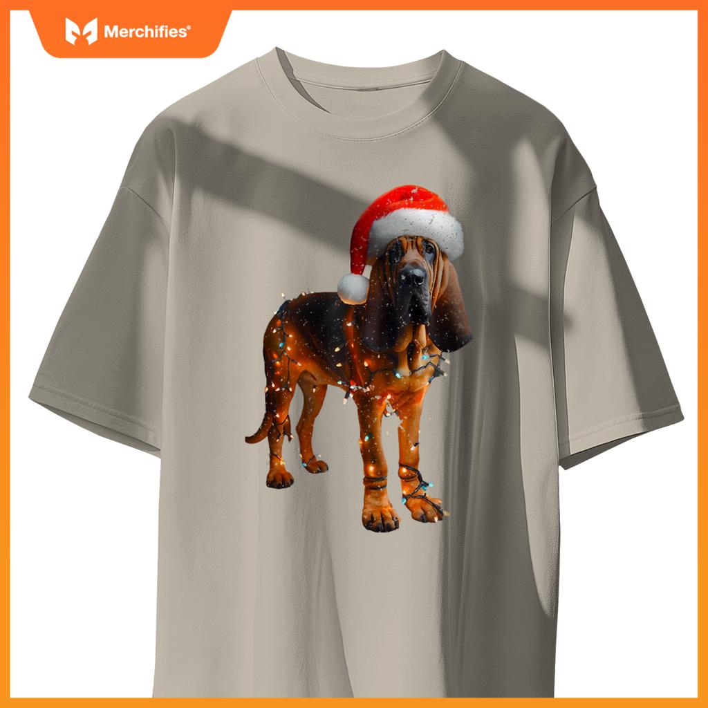 Bloodhound With Santa Hat Christmas Lights Dog Owner Mom Dad T-Shirt
