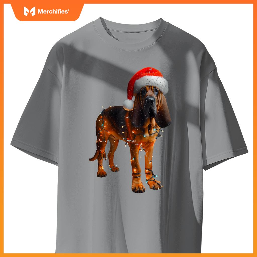 Bloodhound With Santa Hat Christmas Lights Dog Owner Mom Dad T-Shirt