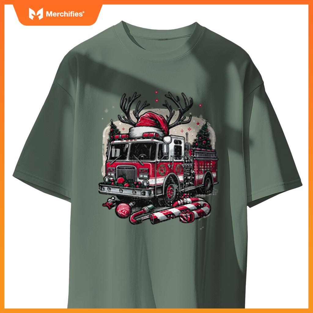 Christmas Fire Truck Santa Hat Holiday Firefighter T-Shirt