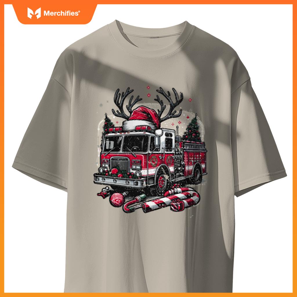 Christmas Fire Truck Santa Hat Holiday Firefighter T-Shirt