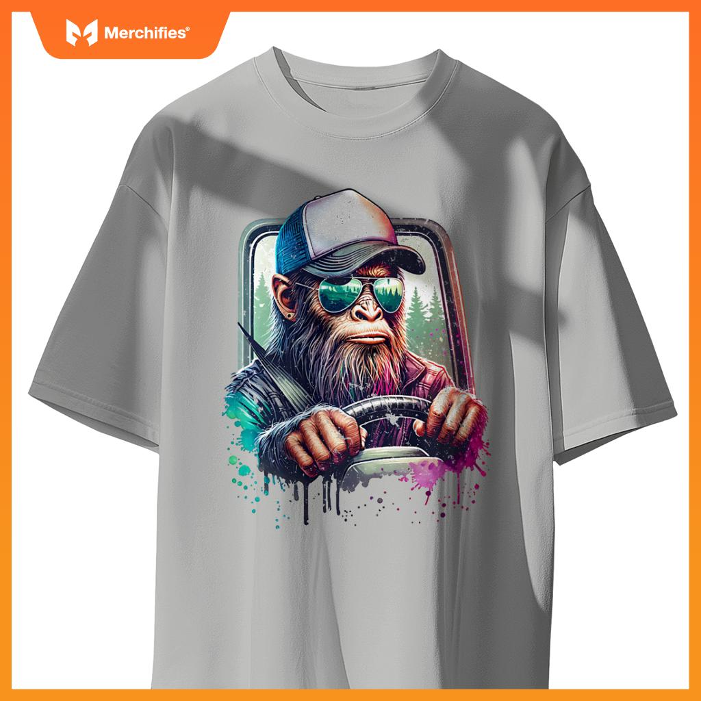 Cool Bigfoot Trucker Sasquatch Truck Driver T-Shirt