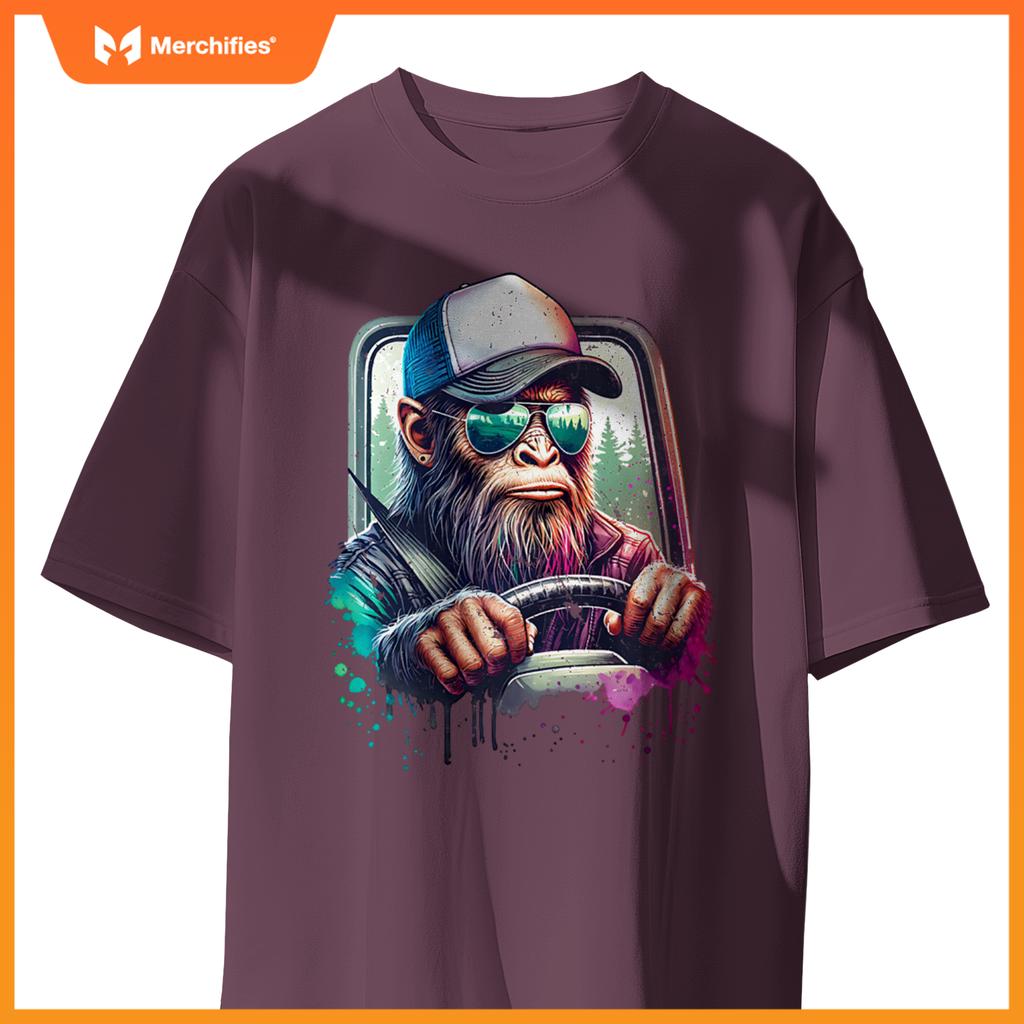 Cool Bigfoot Trucker Sasquatch Truck Driver T-Shirt