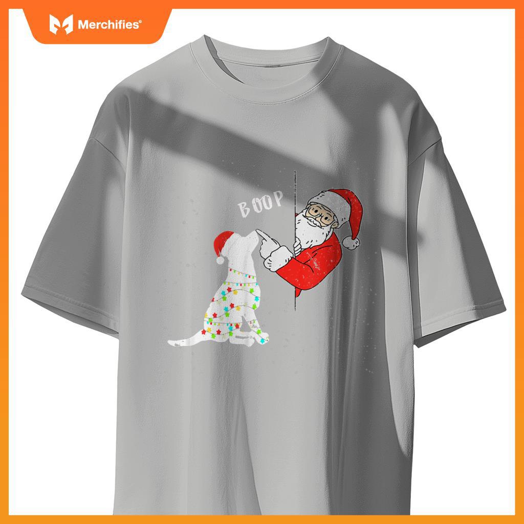 Funny Christmas Santa Booping Dog's Nose Santa Dog Boop T-Shirt