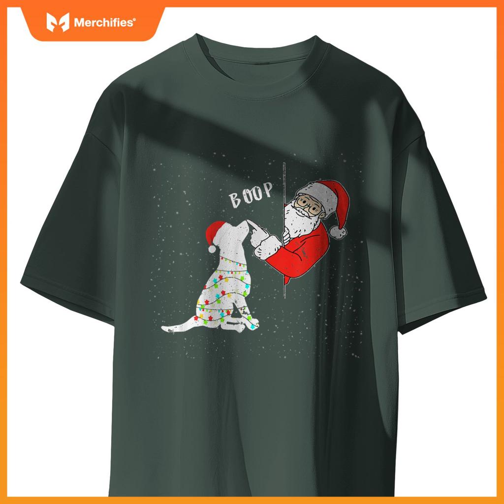 Funny Christmas Santa Booping Dog's Nose Santa Dog Boop T-Shirt