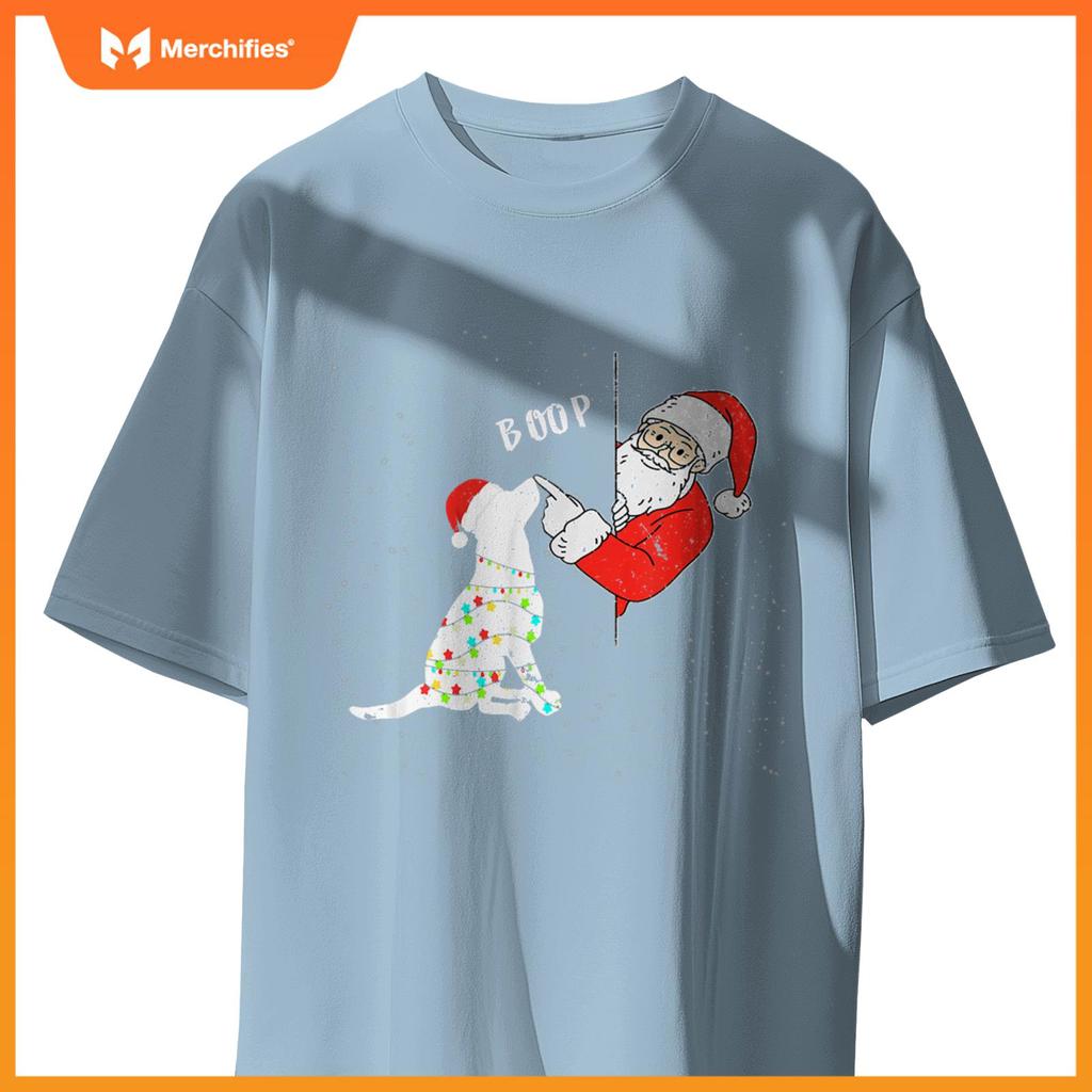 Funny Christmas Santa Booping Dog's Nose Santa Dog Boop T-Shirt
