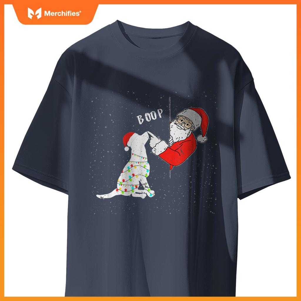 Funny Christmas Santa Booping Dog's Nose Santa Dog Boop T-Shirt