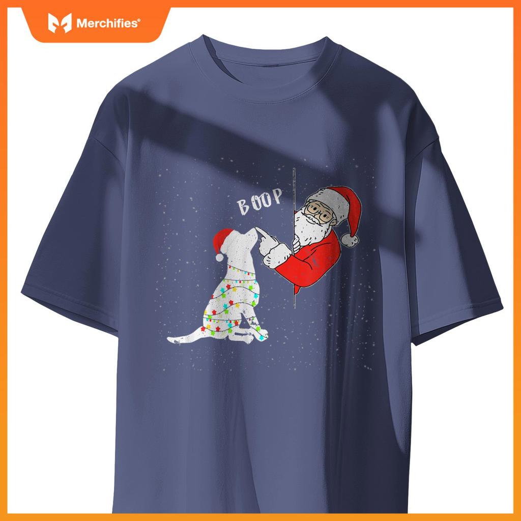 Funny Christmas Santa Booping Dog's Nose Santa Dog Boop T-Shirt