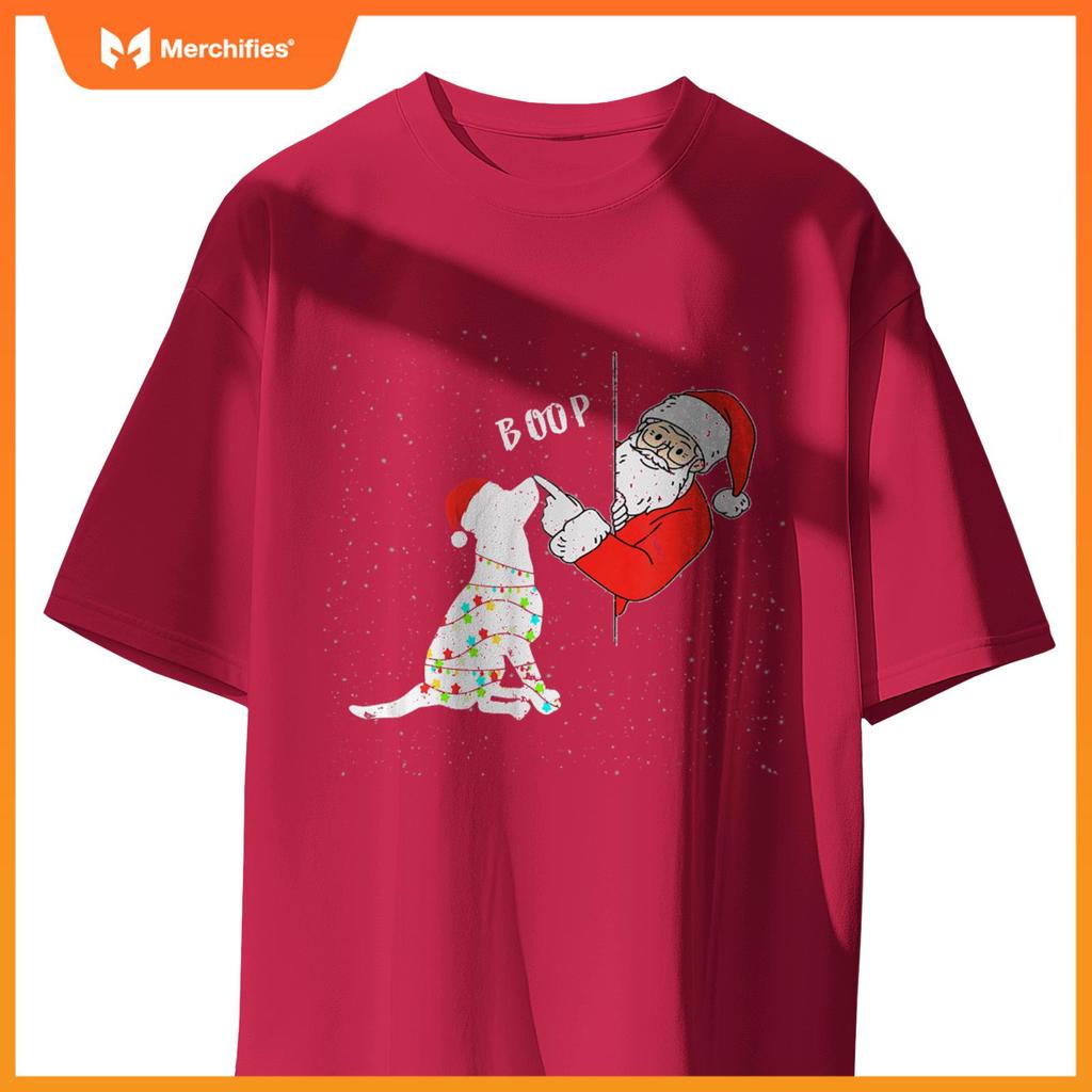Funny Christmas Santa Booping Dog's Nose Santa Dog Boop T-Shirt