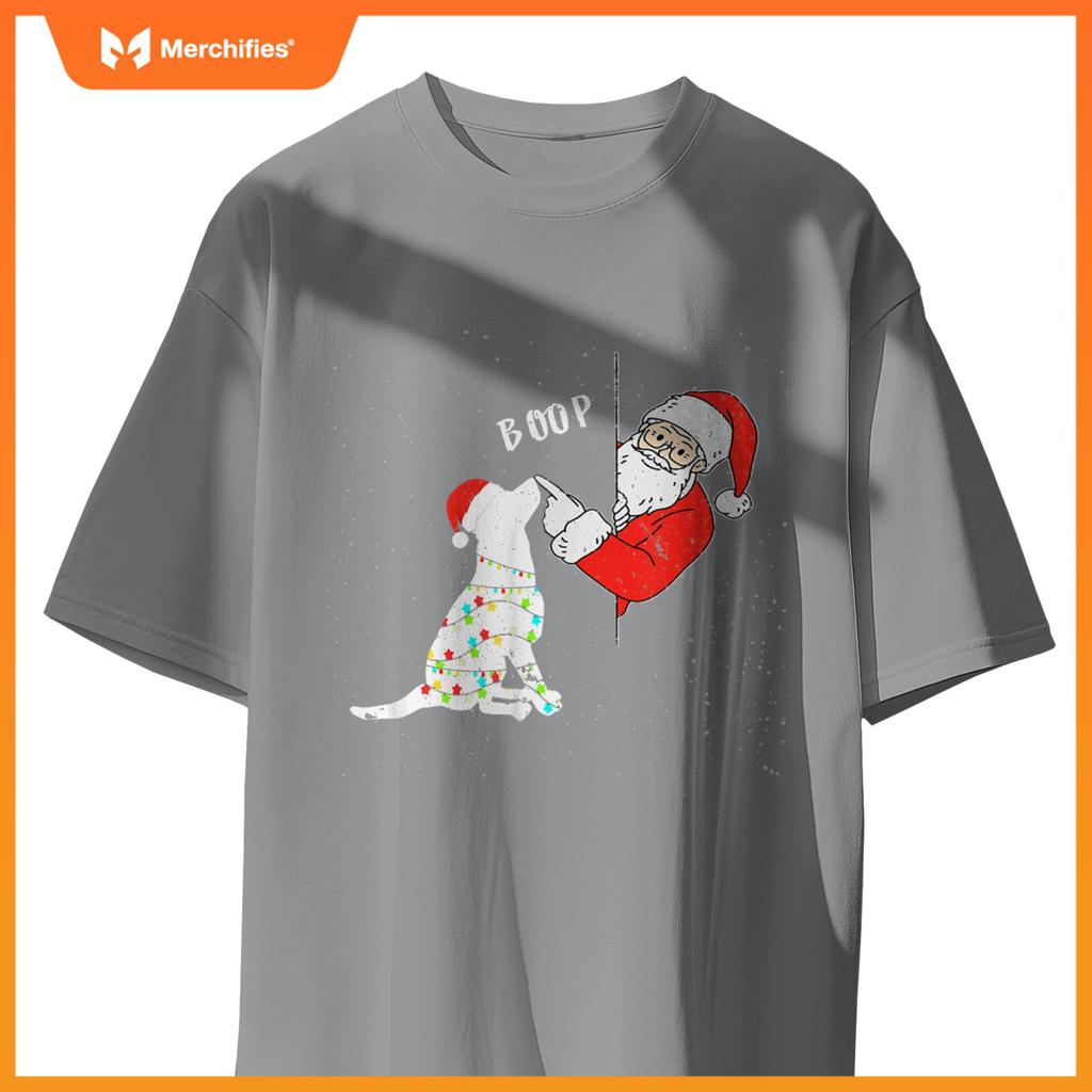 Funny Christmas Santa Booping Dog's Nose Santa Dog Boop T-Shirt