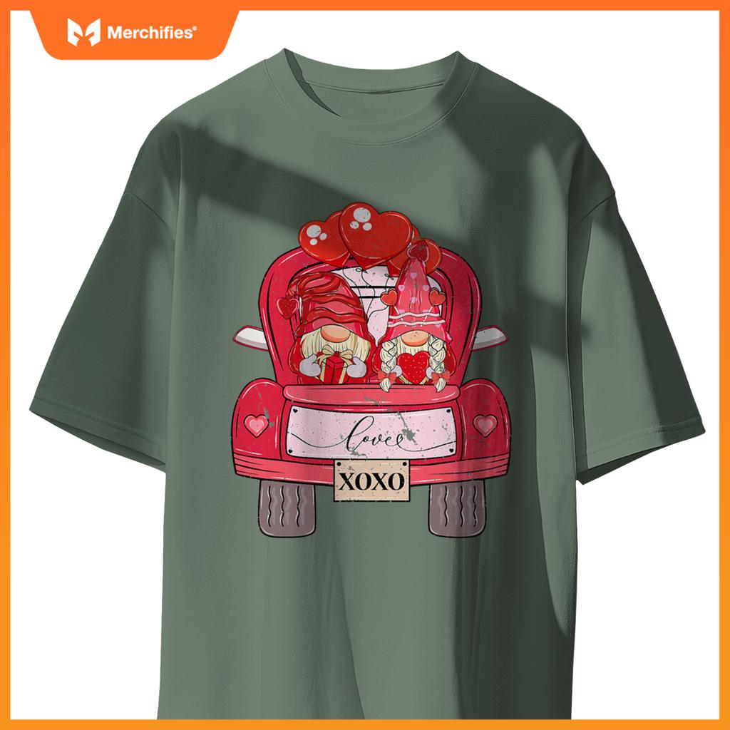 Gnome Valentines Day Truck Love Valentines Gnomes Hearts T-Shirt