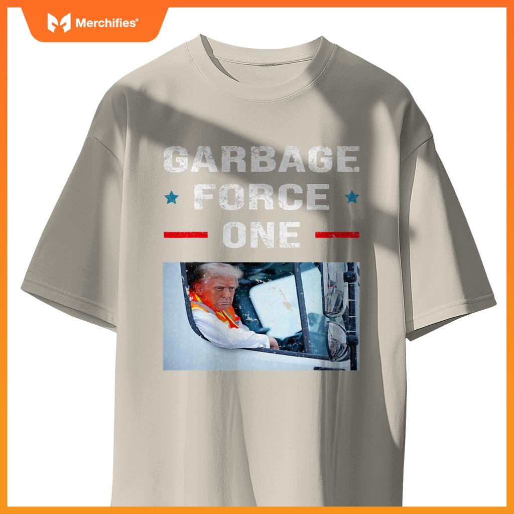 Garbage For Trump in the truck T-Shirt