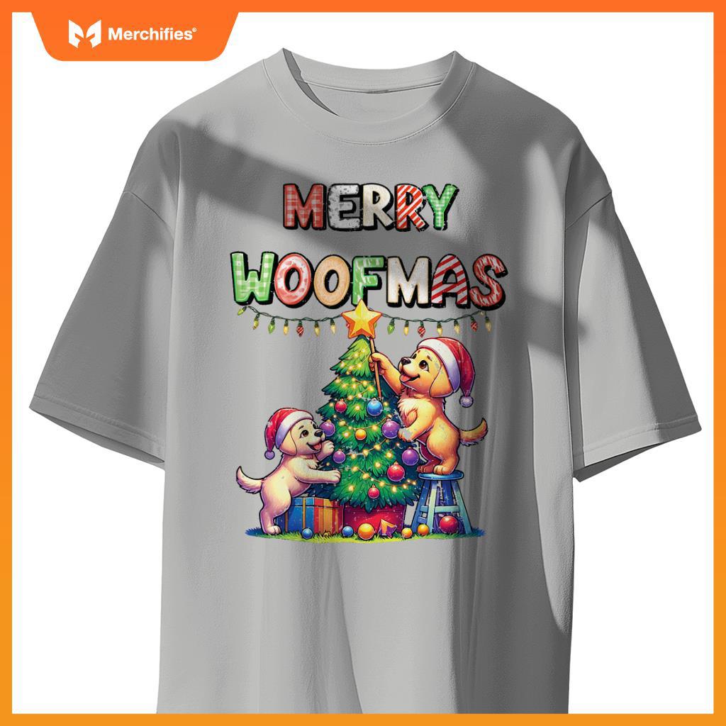 Pet Animal Labrador Retriever Dogs Decorating Christmas Tree T-Shirt