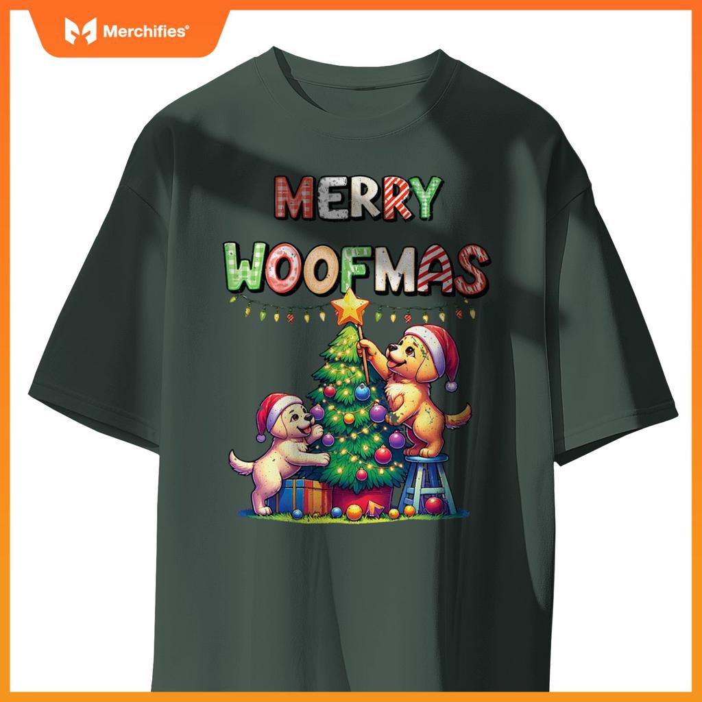 Pet Animal Labrador Retriever Dogs Decorating Christmas Tree T-Shirt
