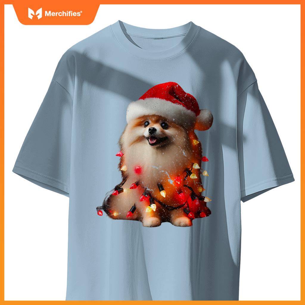 Pomeranian With Santa Hat And Christmas Lights Dog Owner Mom T-Shirt