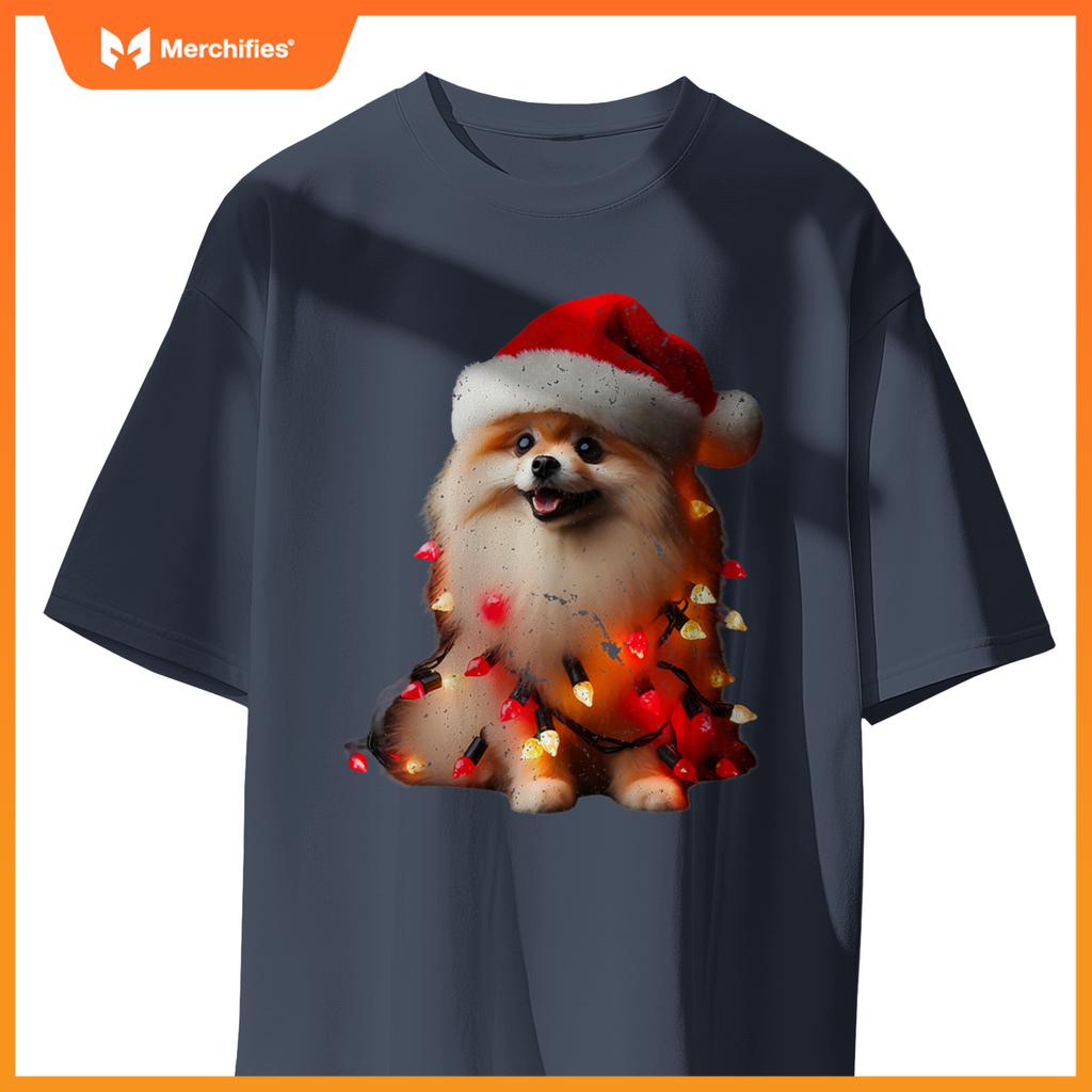 Pomeranian With Santa Hat And Christmas Lights Dog Owner Mom T-Shirt
