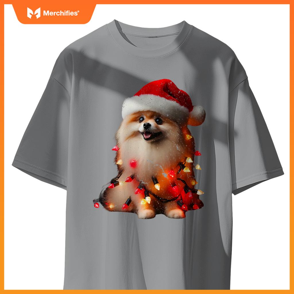 Pomeranian With Santa Hat And Christmas Lights Dog Owner Mom T-Shirt