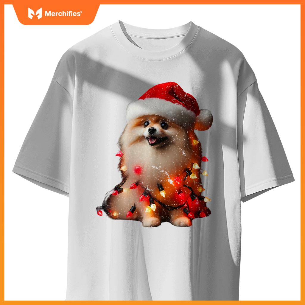 Pomeranian With Santa Hat And Christmas Lights Dog Owner Mom T-Shirt