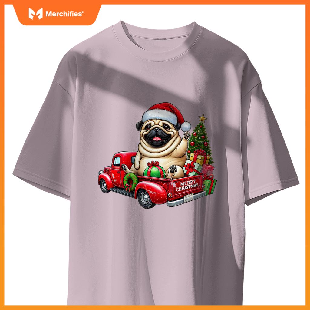 Pug Back of a Red Truck Christmas Trees Pug Xmas Party Premium T-Shirt